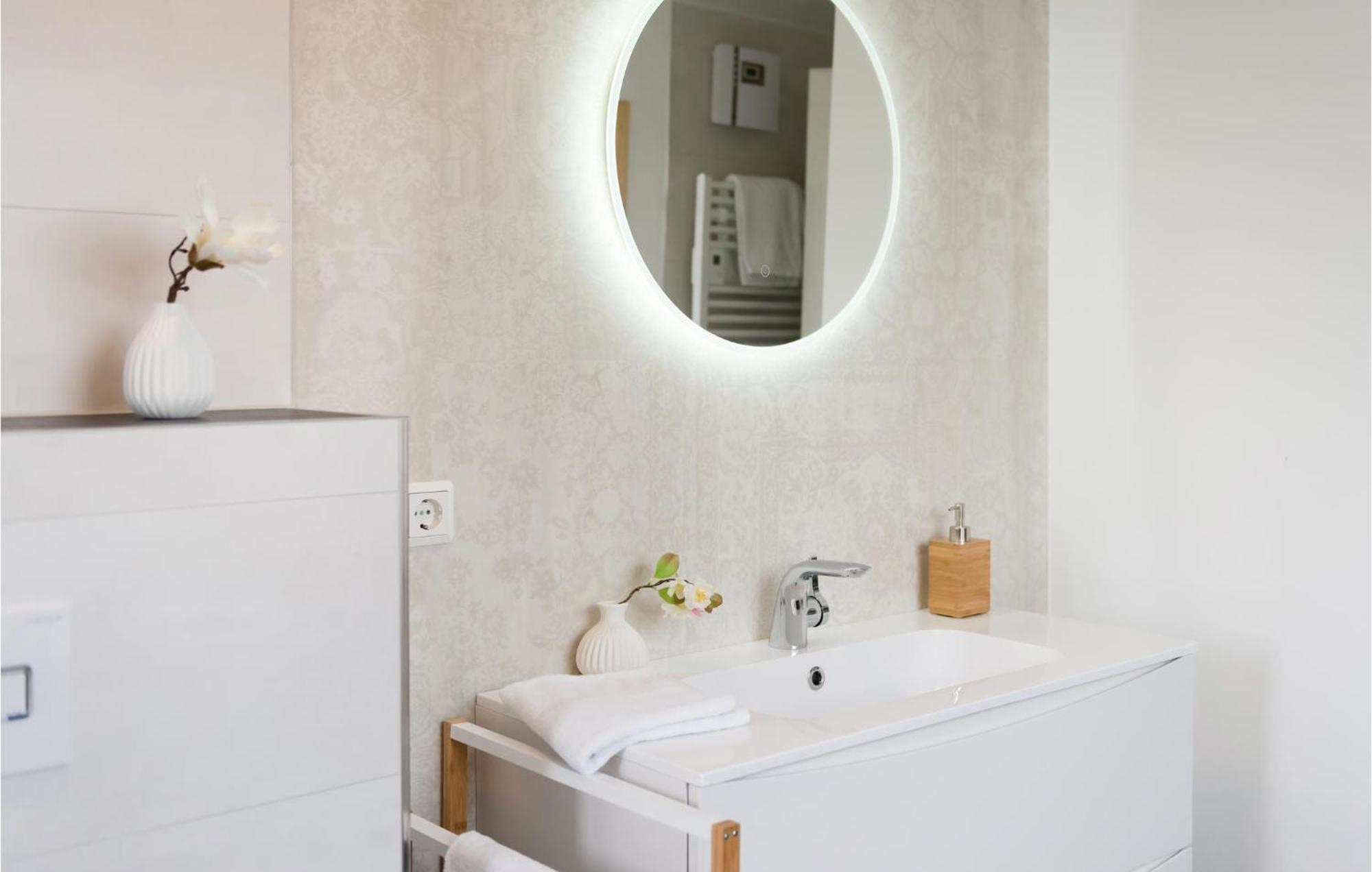 Amazing Apartment In Rechlin With Kitchen Zewnętrze zdjęcie